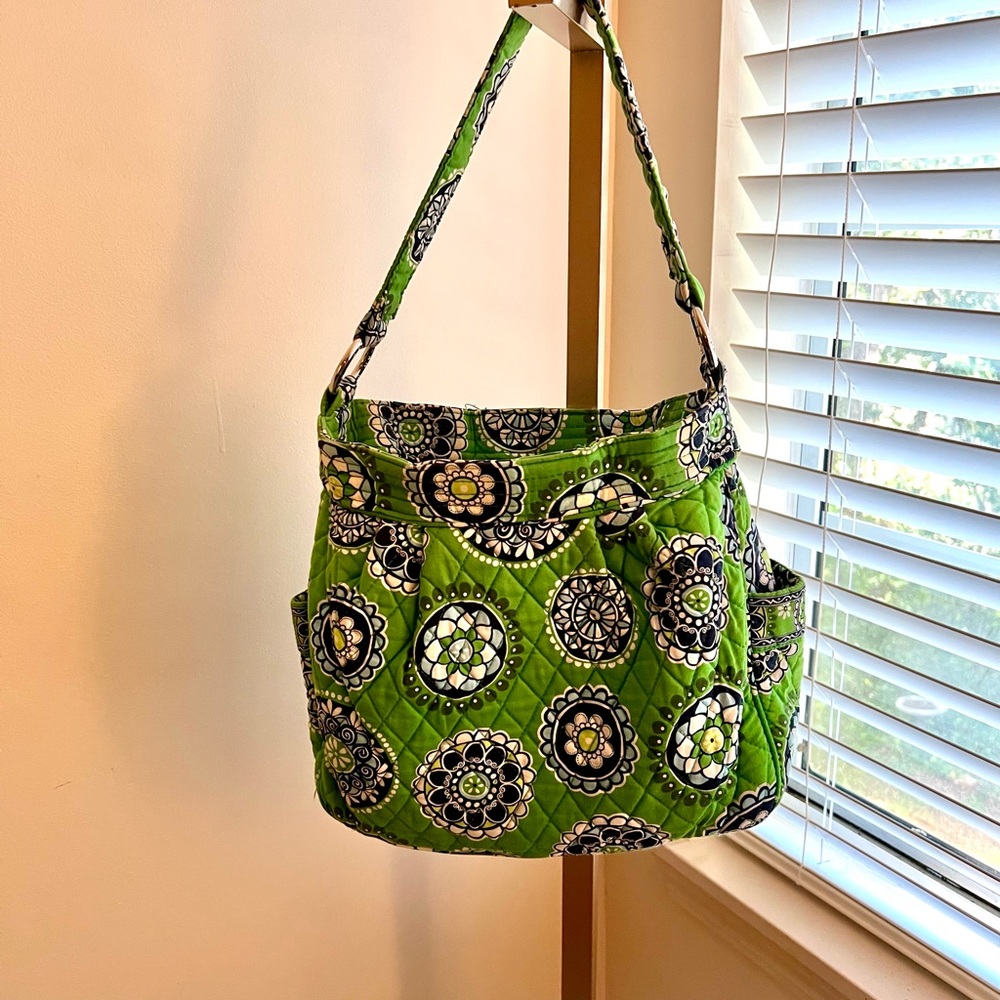 Vera Bradley Pre-Owned Cupcake Green Shoulder Bag